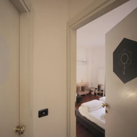 Dopa Hostel *